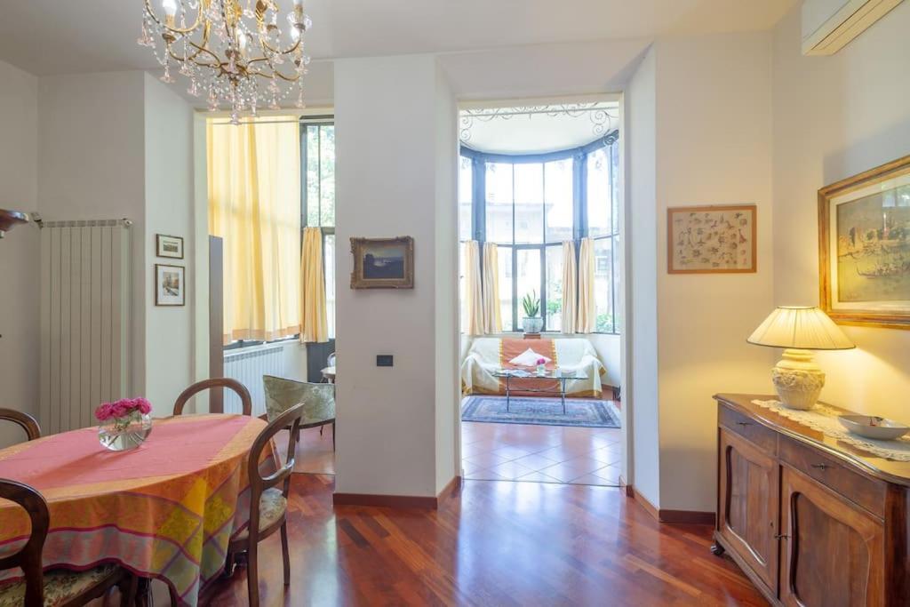 Liberty Veranda W/ Pvt Parking & Garden. Tram Stop Apartment Florence