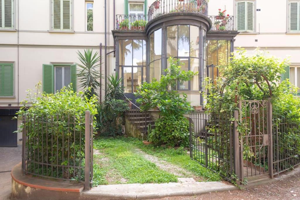 Liberty Veranda W/ Pvt Parking & Garden. Tram Stop Apartment *