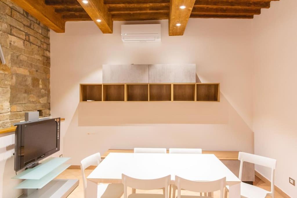Cozy And Charmin 3br Steps By Duomo Apartment *