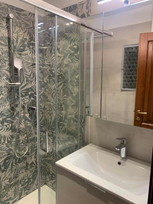 Cozy And Charmin 3br Steps By Duomo Apartment
