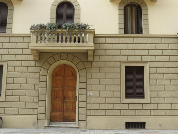 Mimì With Garden