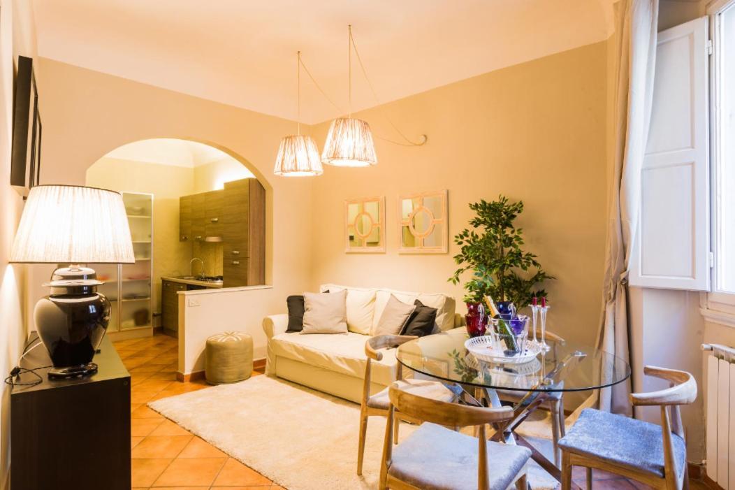 Apartment Flat Sole In The Hearth Of Florence