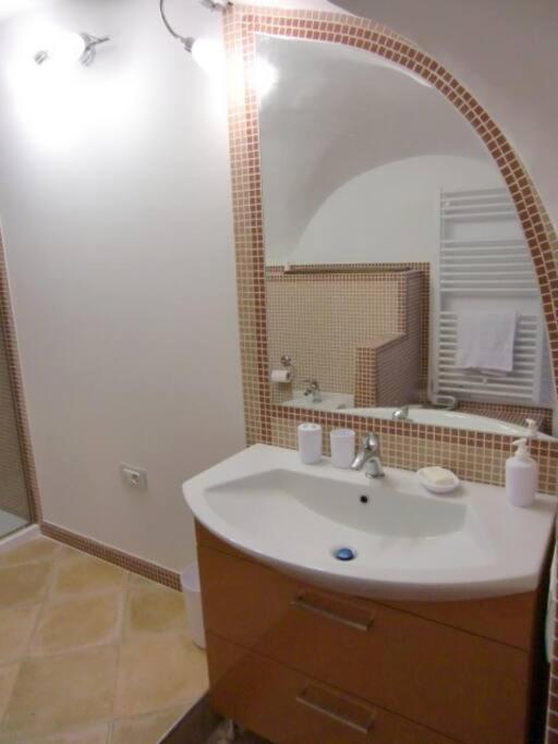 Romantica 1 Cls Central Market & Dome Apartment *