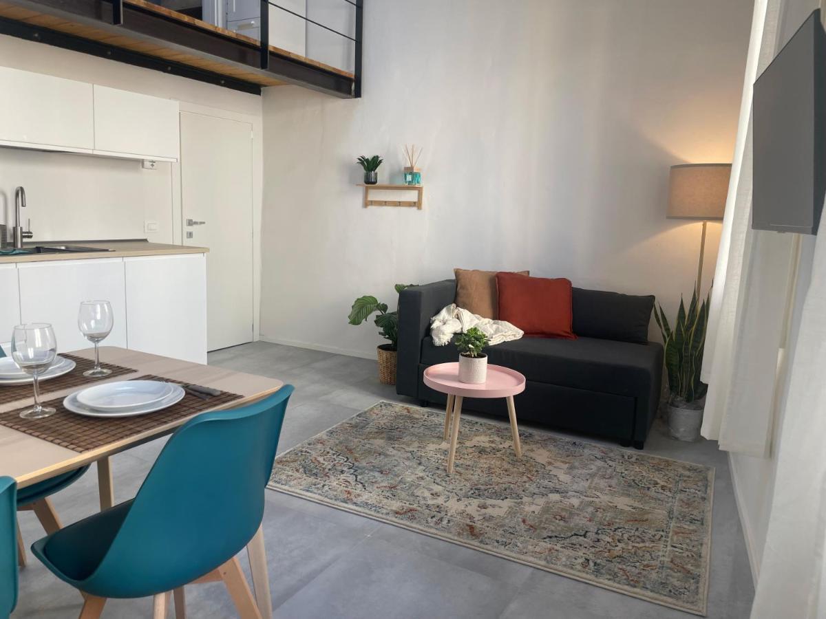 Newly Renovated Modern&bright Apt - Center Apartment *