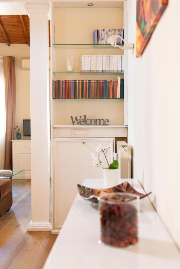 Appartamento Modern, Bright Near Boboli Gardens & Santo Spirito - Homeunity Firenze