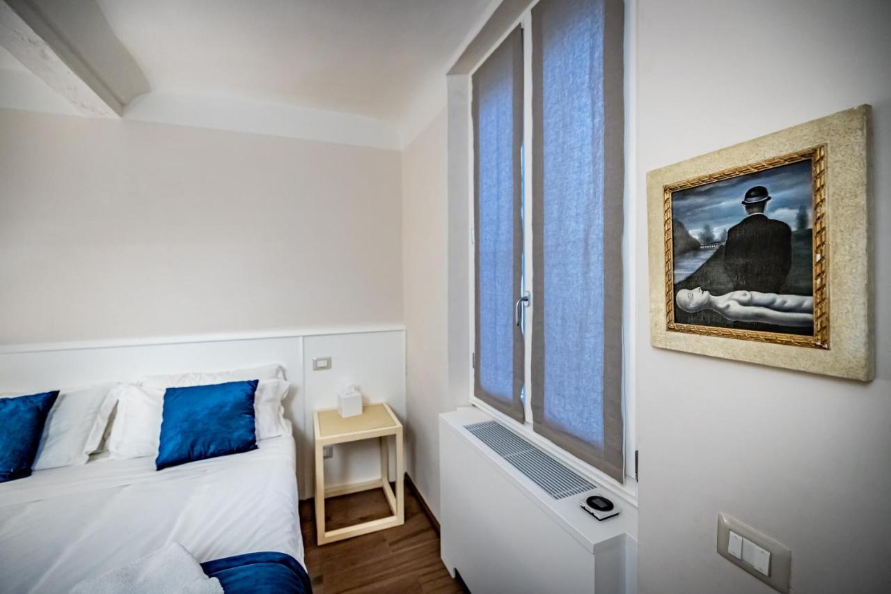 Yid Cantoria Apartment