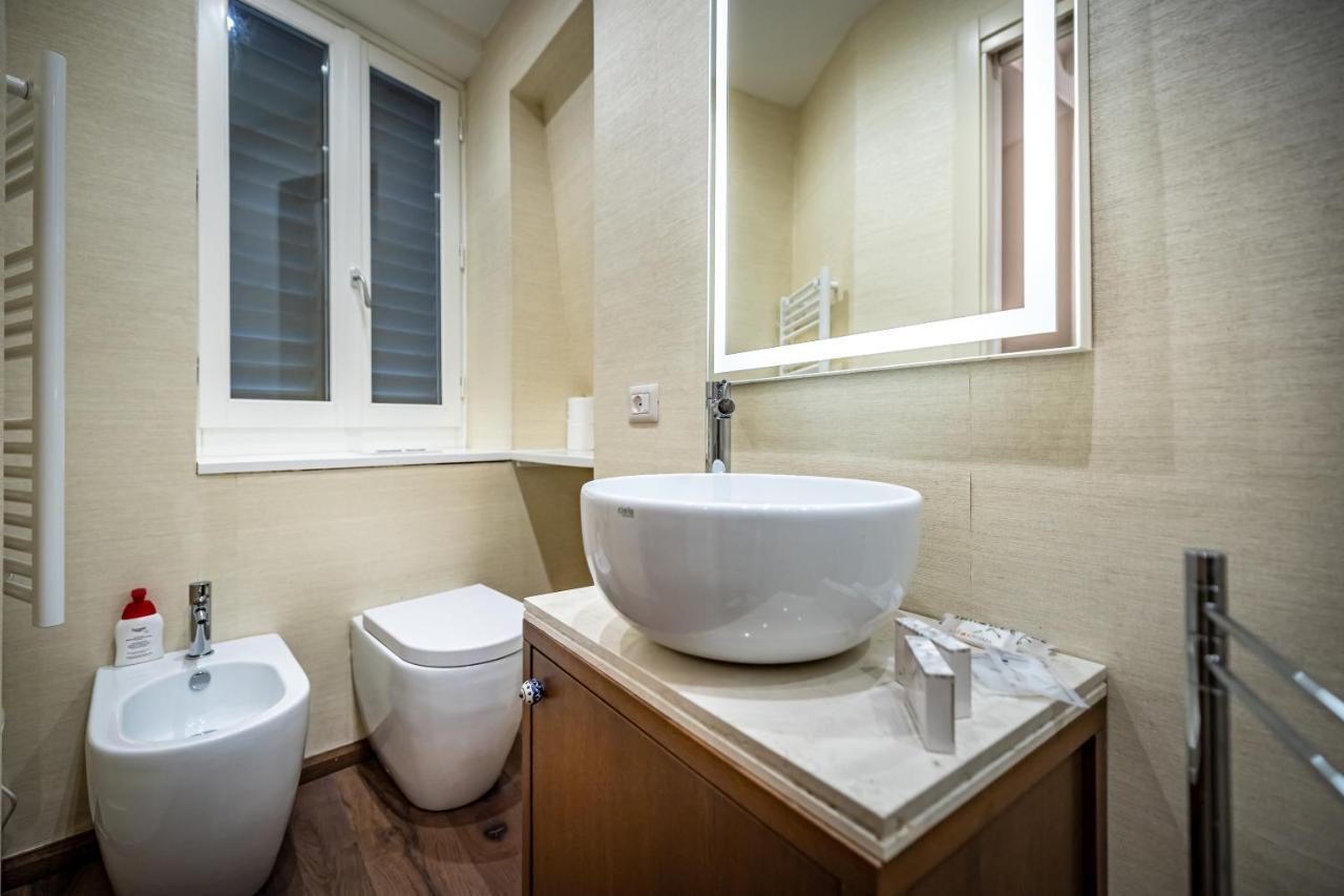 Yid Cantoria Apartment