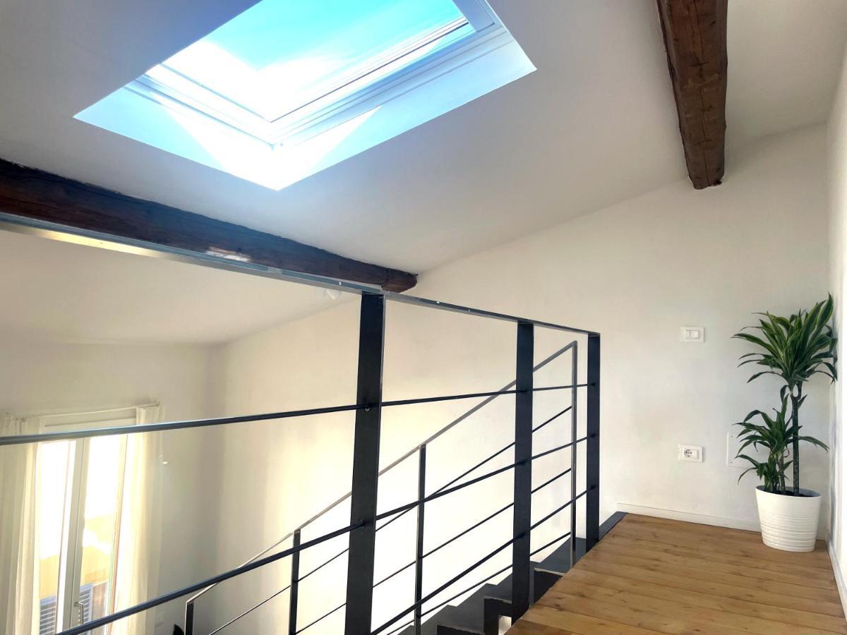 Newly Renovated Modern&bright Apt - Center Apartment *