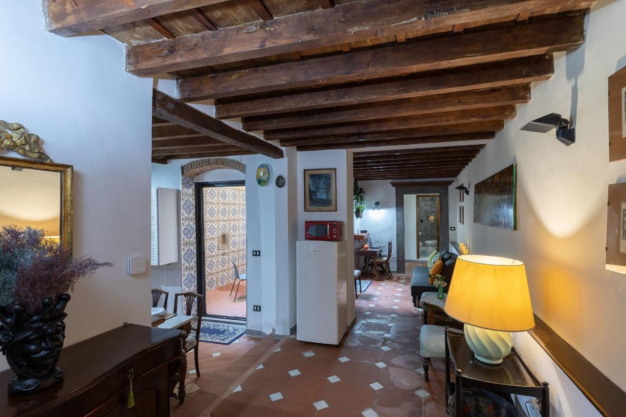 Apartment Serragli Court-hosted By Sweetstay