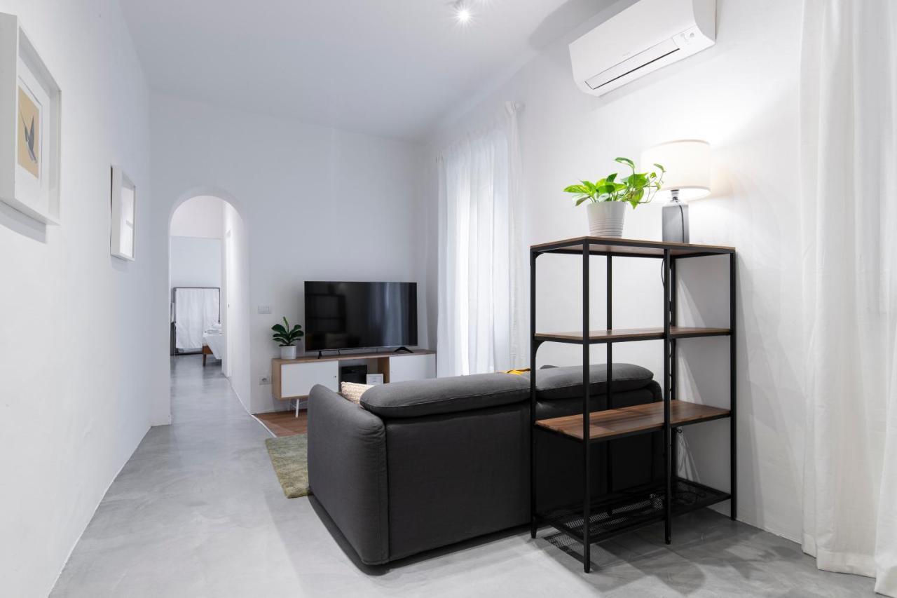 Apartment San Frediano Elegant Florence