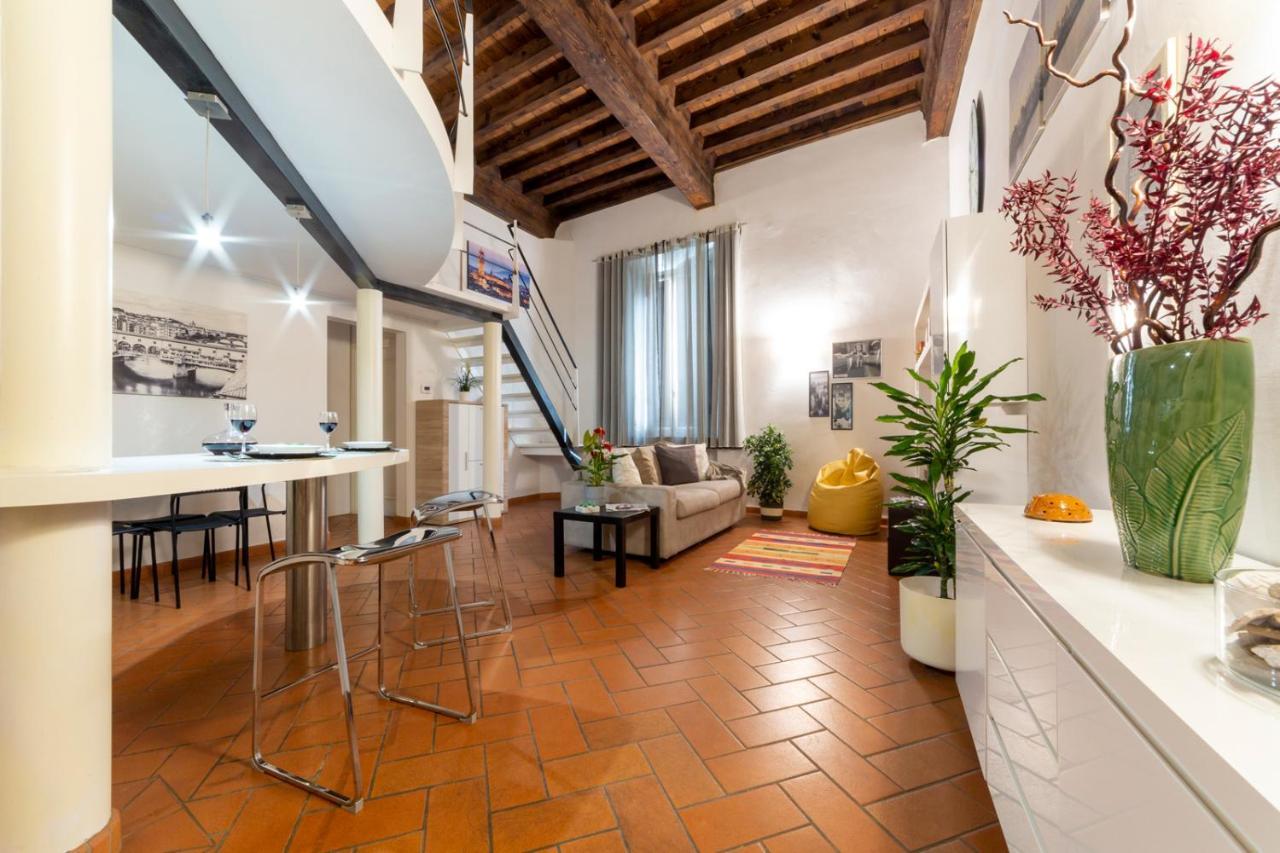 Guelfi Loft In A Historic Palace Apartment Florence