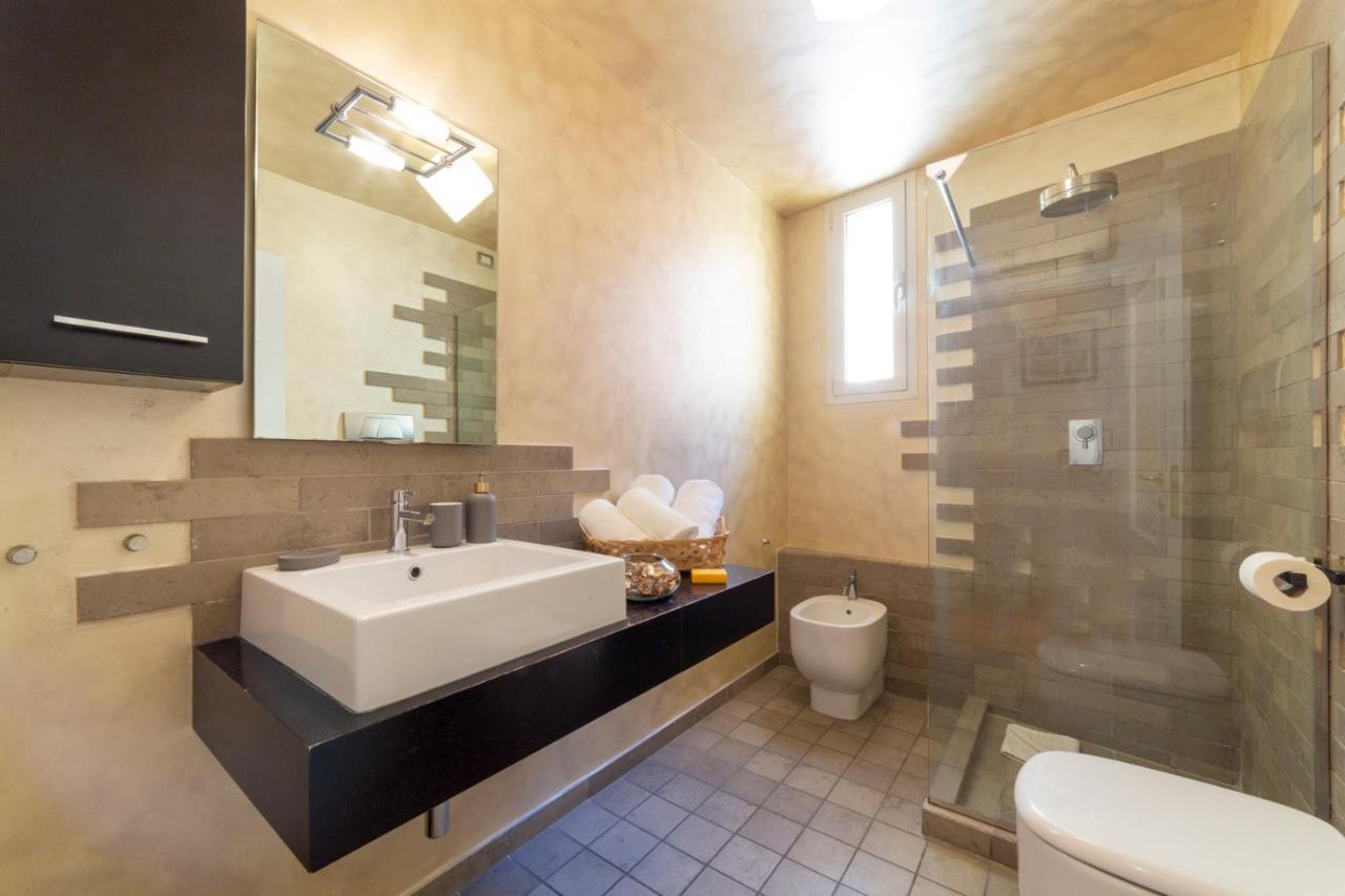 Guelfi Loft In A Historic Palace Apartment