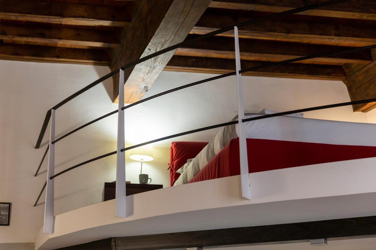 Guelfi Loft In A Historic Palace Apartment Florence
