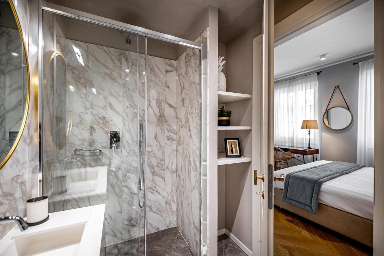 Hs4u Ricasoli Luxury Near Duomo N.2 Appartamento *