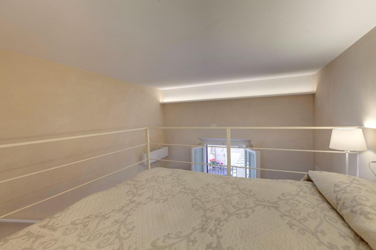 Apartment Central Berchet With Terrace And Private Entrance