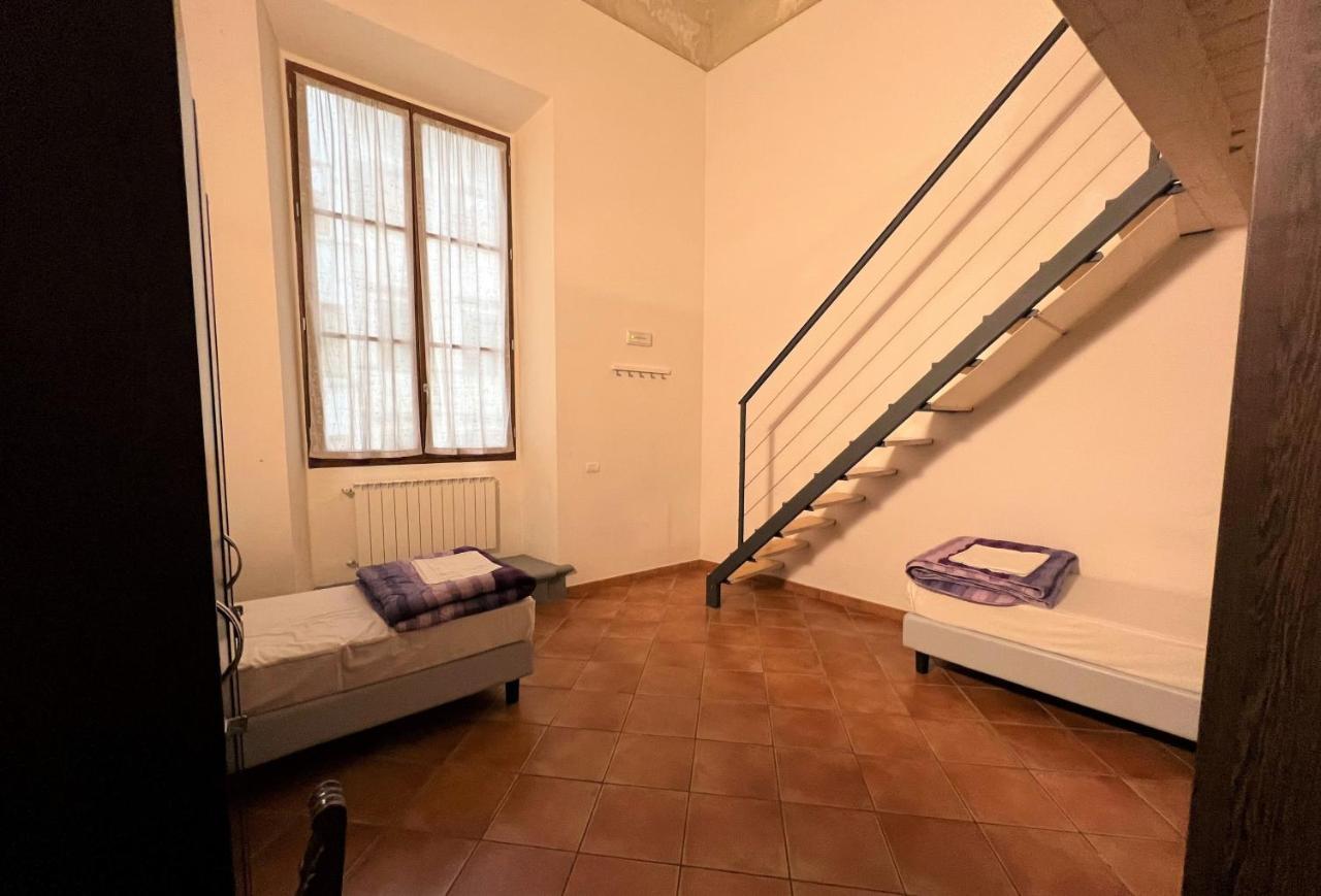 Hostel Emerald Palace