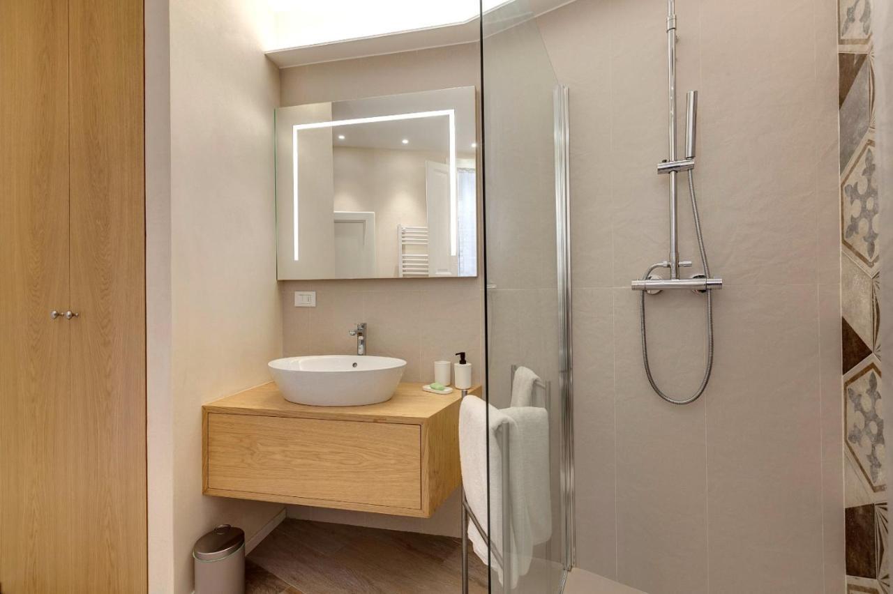 Apartment Central Berchet With Terrace And Private Entrance *