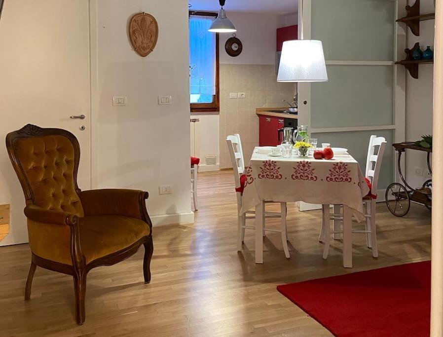 Apartment San Lorenzo In Red Florence