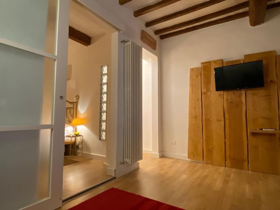 Apartment San Lorenzo In Red Florence