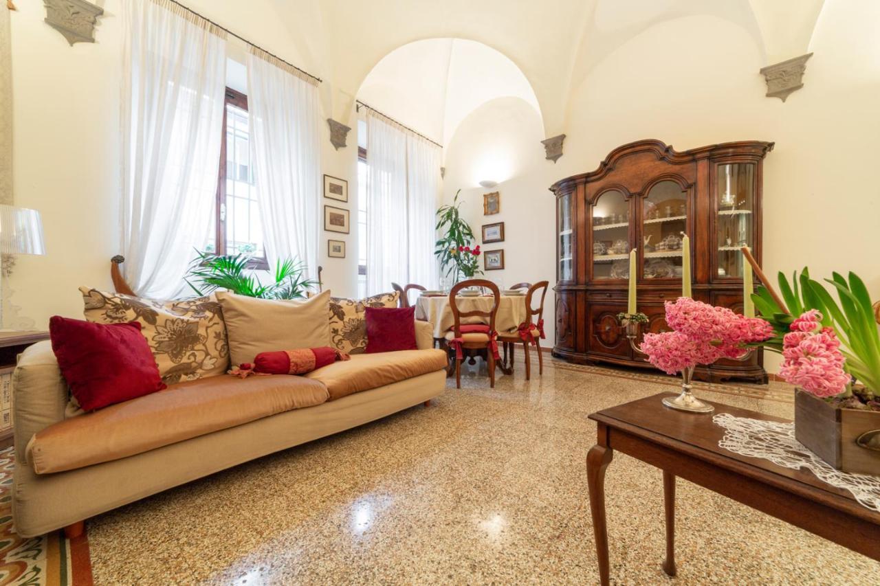 Apartment The Paintress With Private Patio