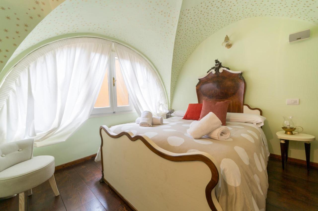 The Paintress With Private Patio Apartment *