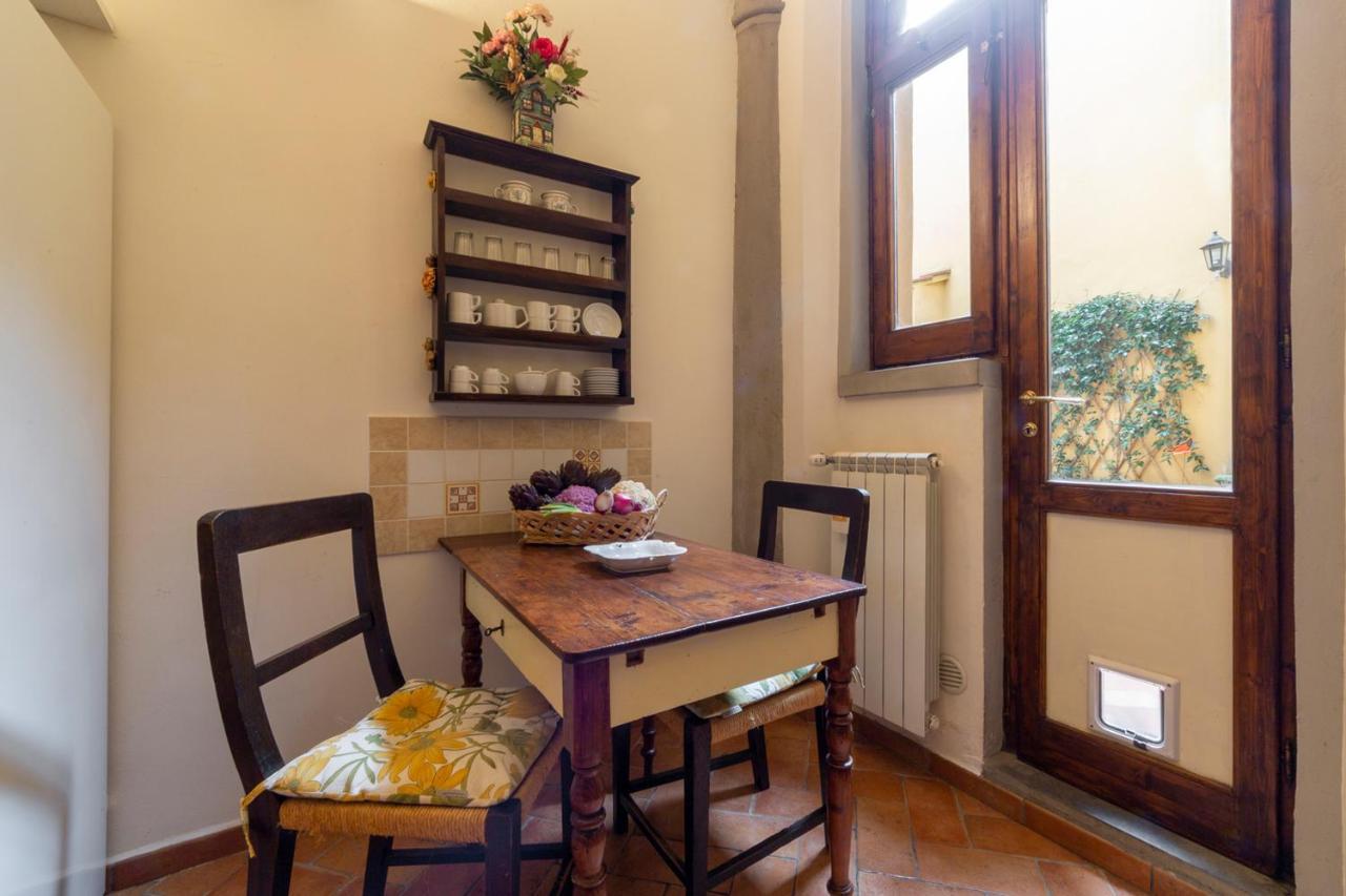 Apartment The Paintress With Private Patio
