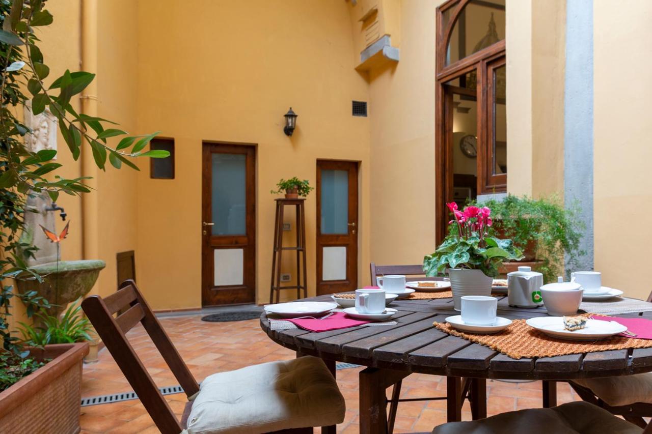 Apartment The Paintress With Private Patio