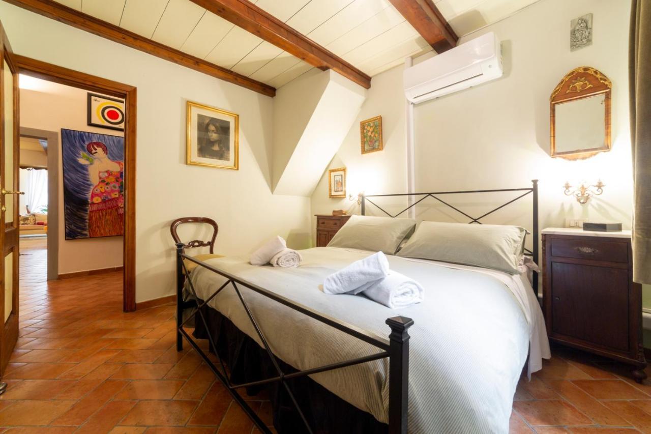 Apartment The Paintress With Private Patio *