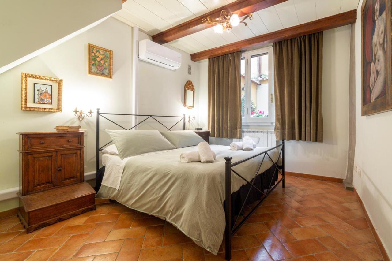 The Paintress With Private Patio Apartment *