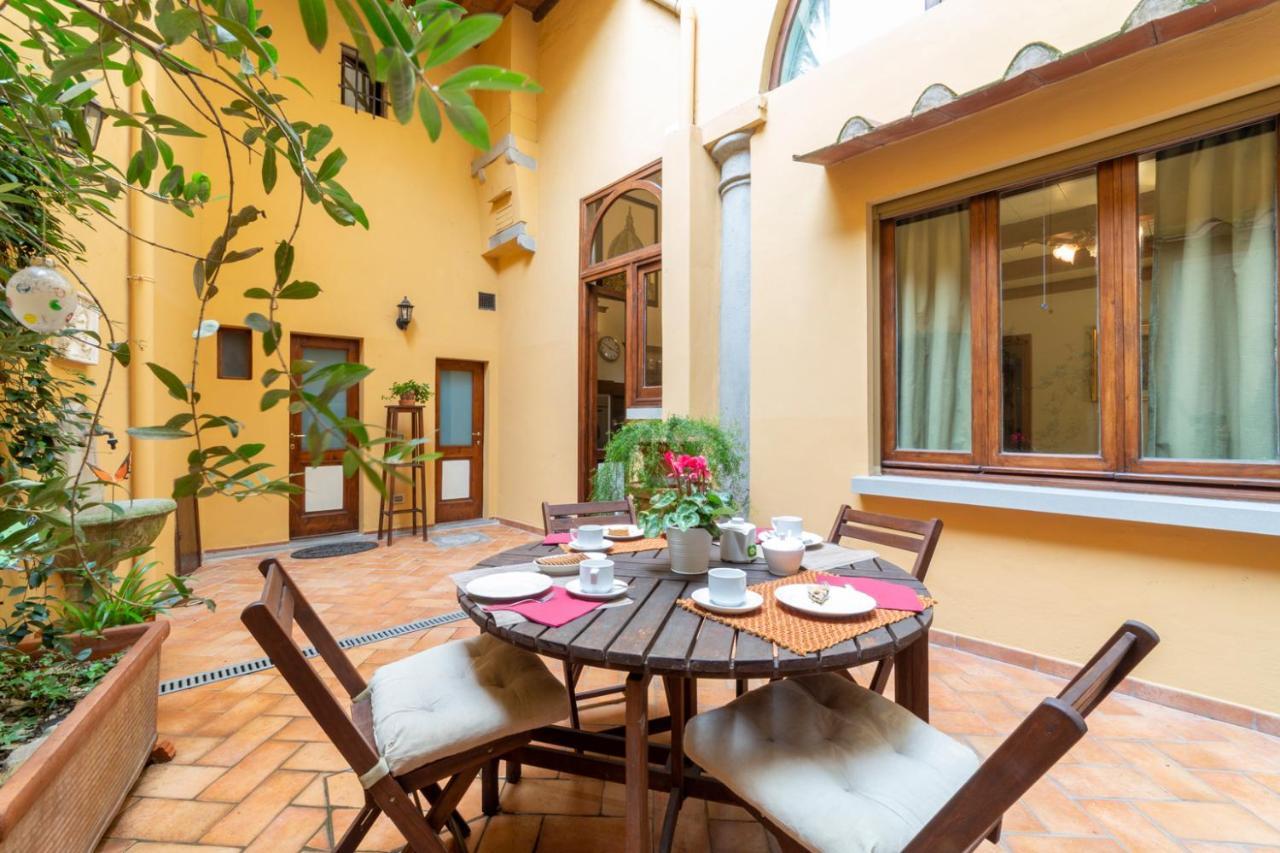 The Paintress With Private Patio Apartment Florence