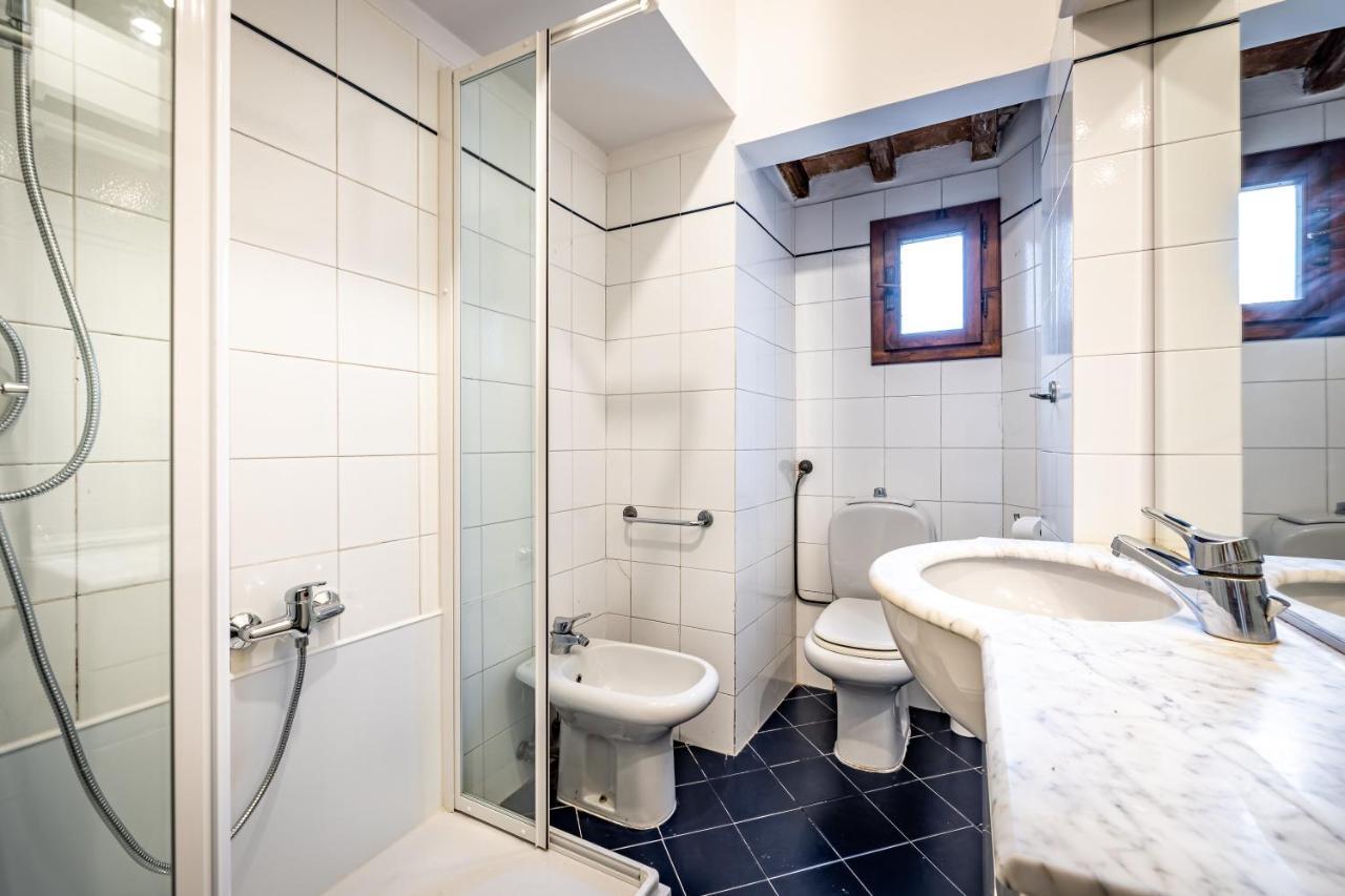 Yid Vellutini Apartment Florence