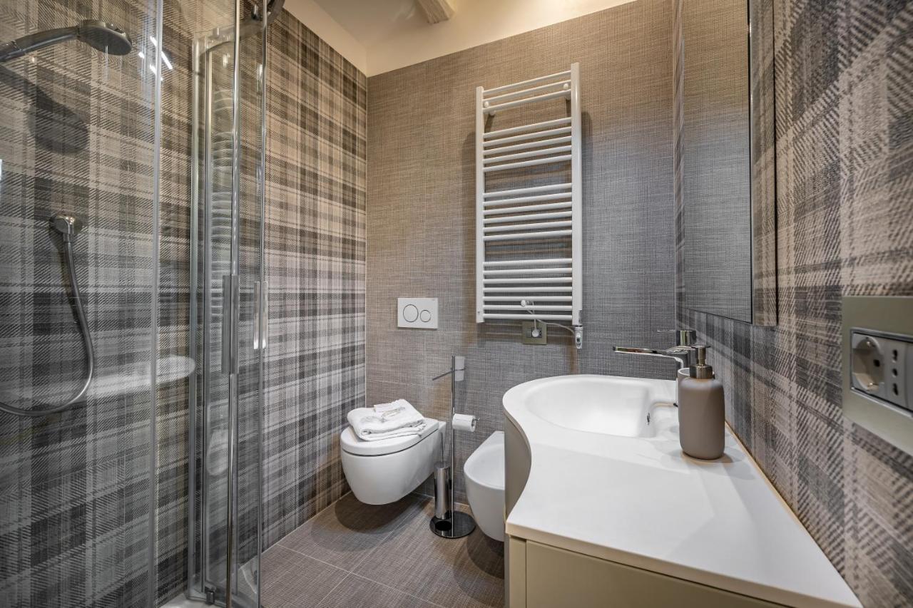Yid Capo Di Luxury In Florence