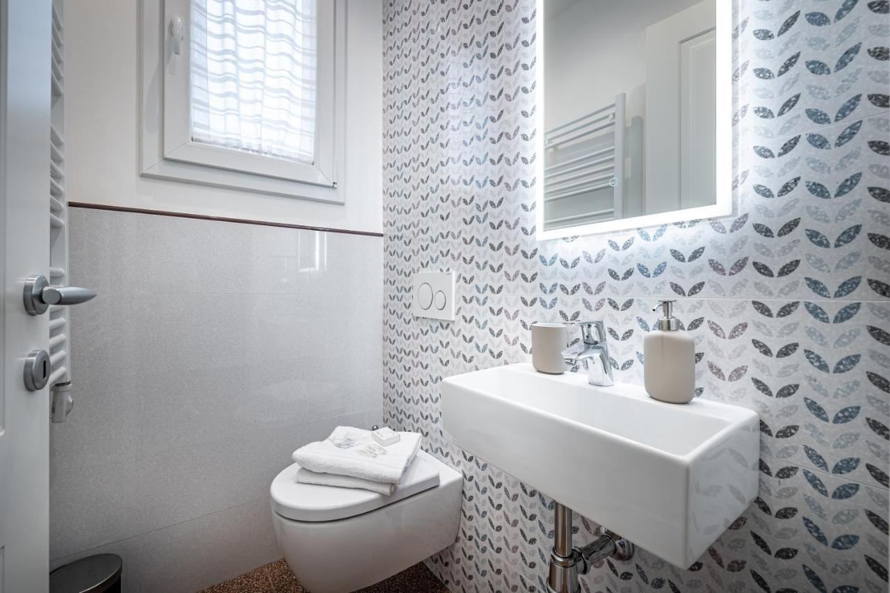 Yid Capo Di Luxury In