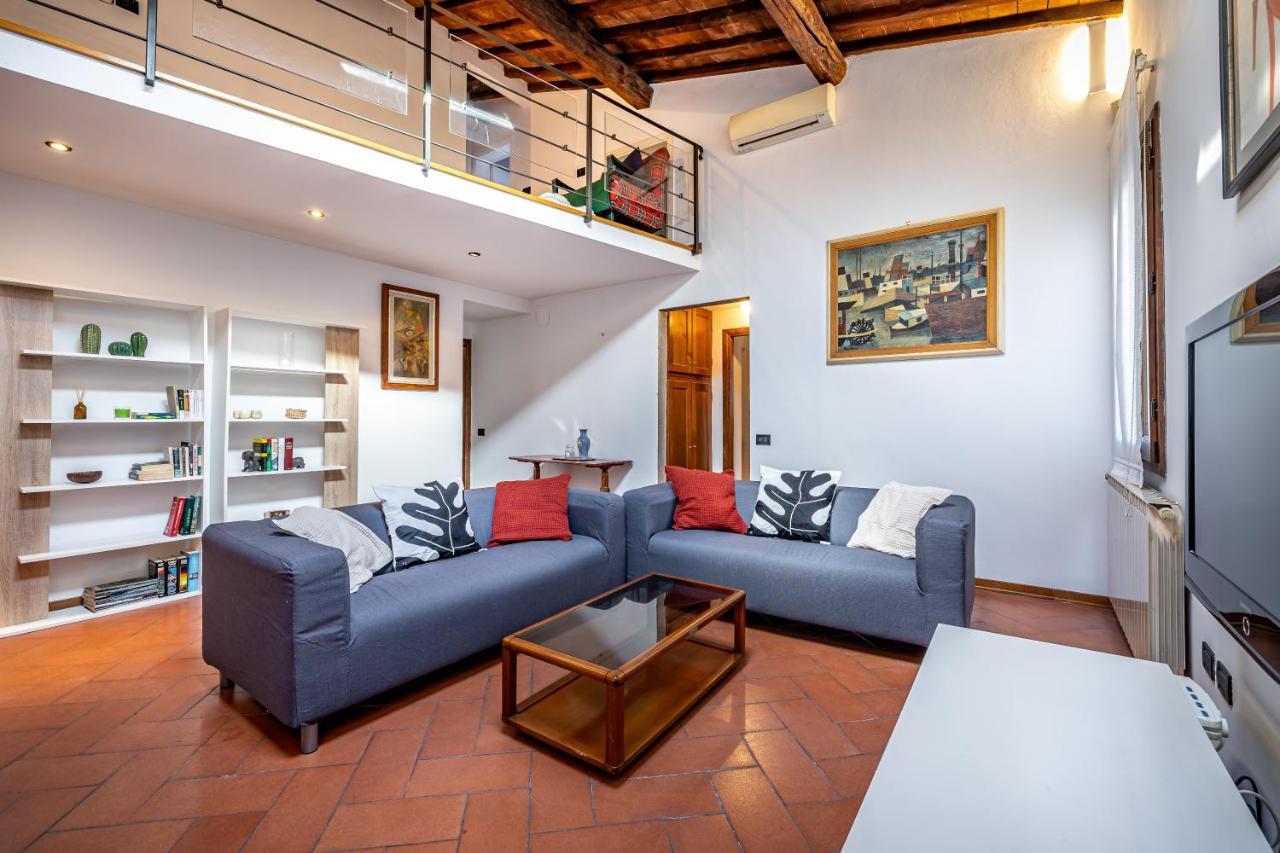Yid Vellutini Apartment Florence