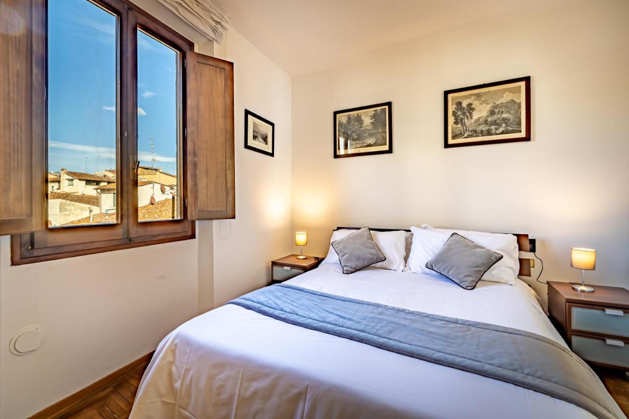 Yid Vellutini Apartment Florence