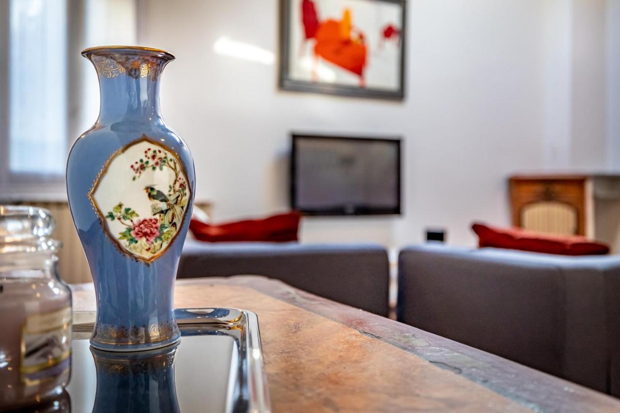 Yid Vellutini Apartment
