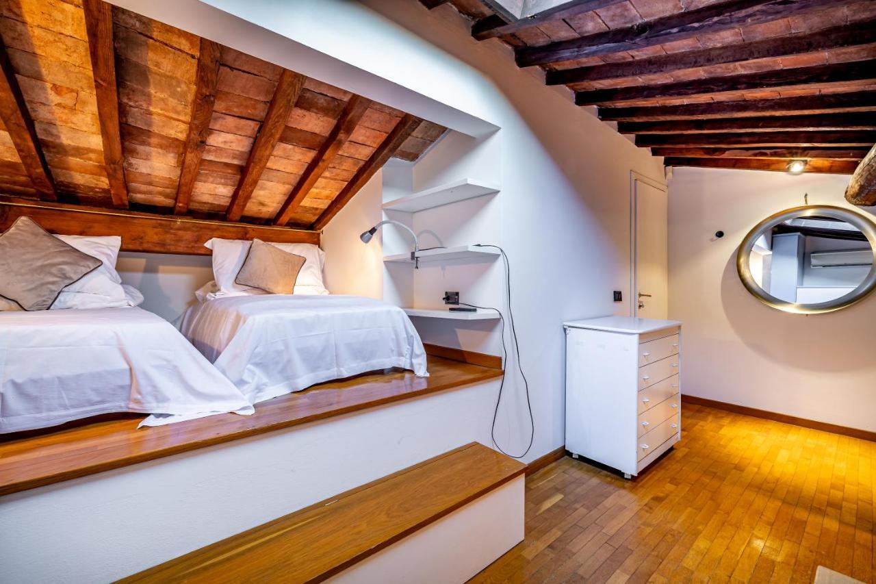 Yid Vellutini Apartment