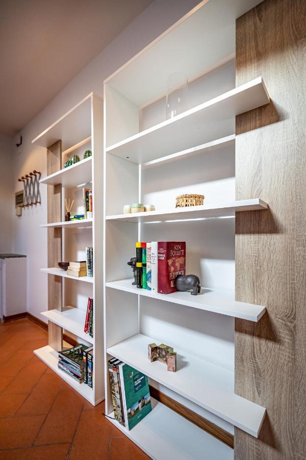 Apartment Yid Vellutini