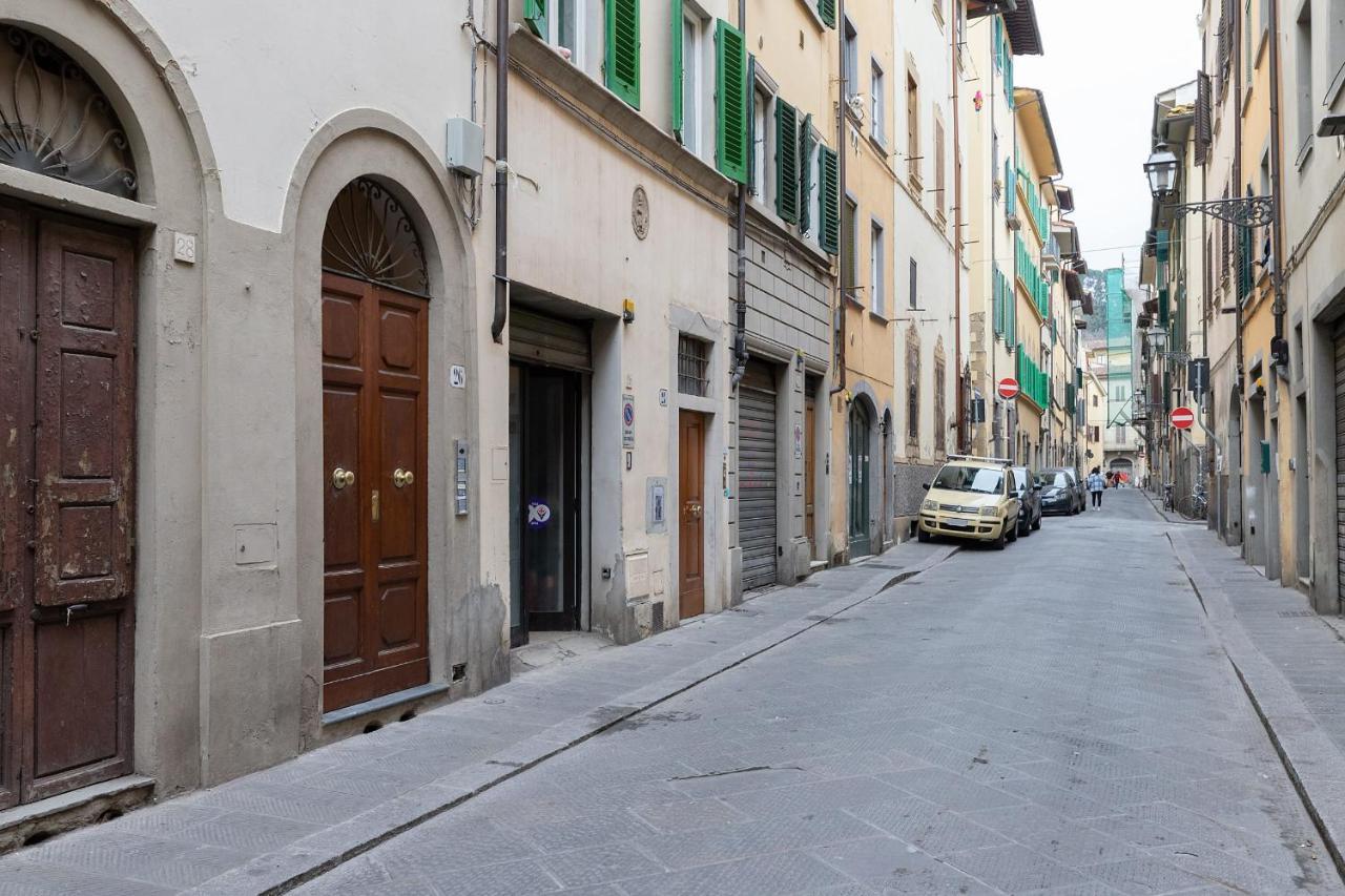 Oltrarno Apartment *