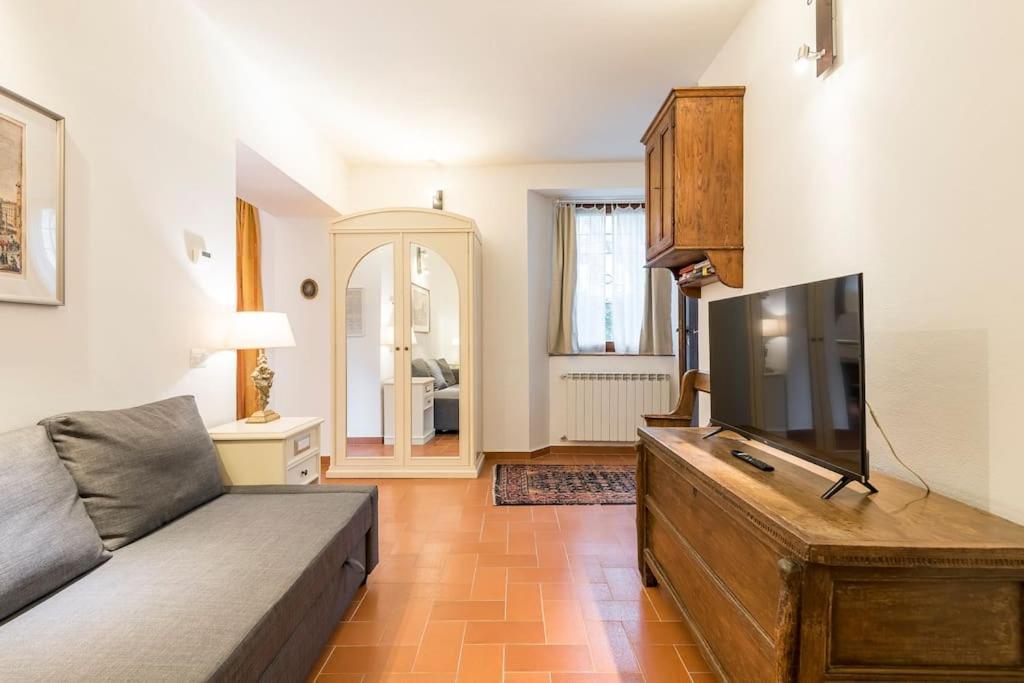 Dalu Davide - Private Car Park 15 Minutes To The Center Apartment