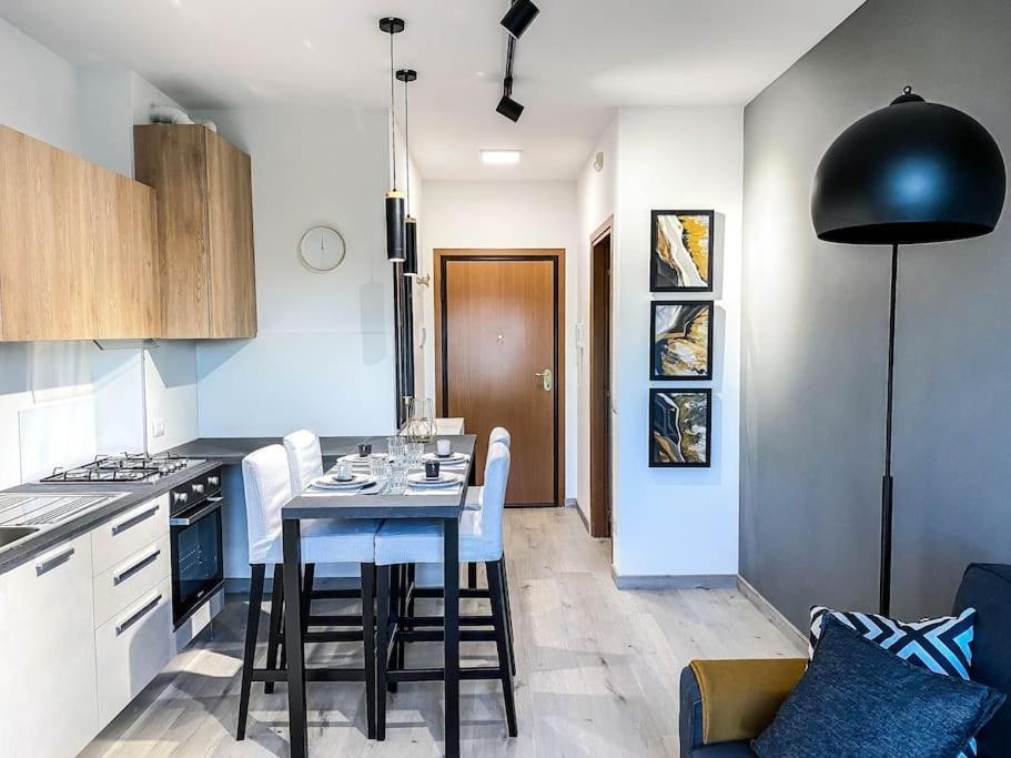 Bright Elegance Apartment *