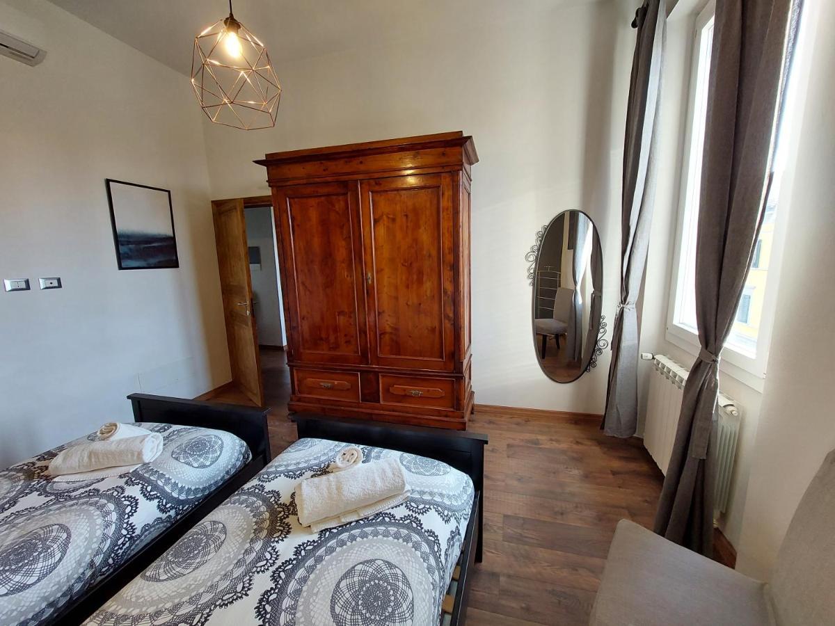 Savieri In Florence