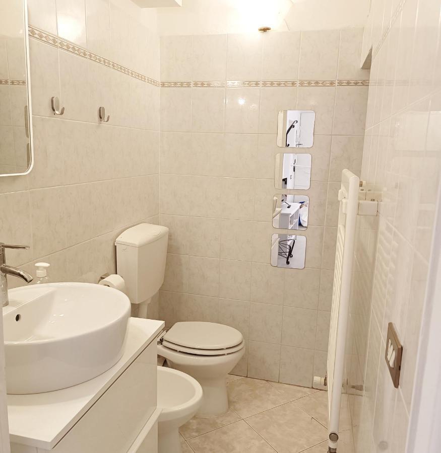 Handy House Apartment