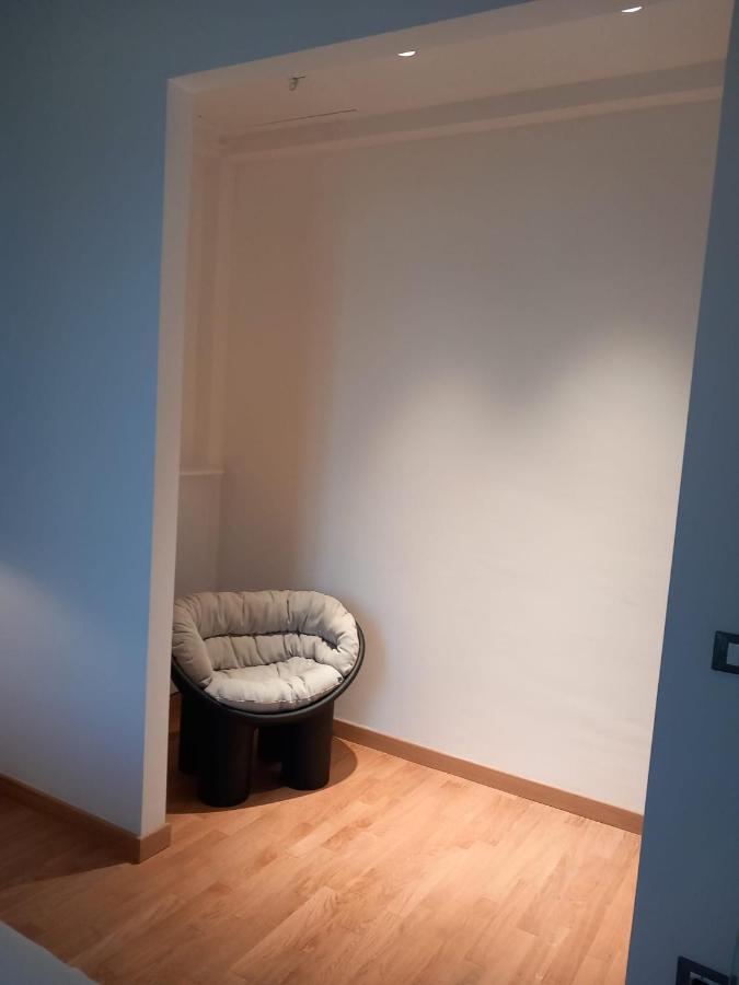 Sweetly In Apartment *