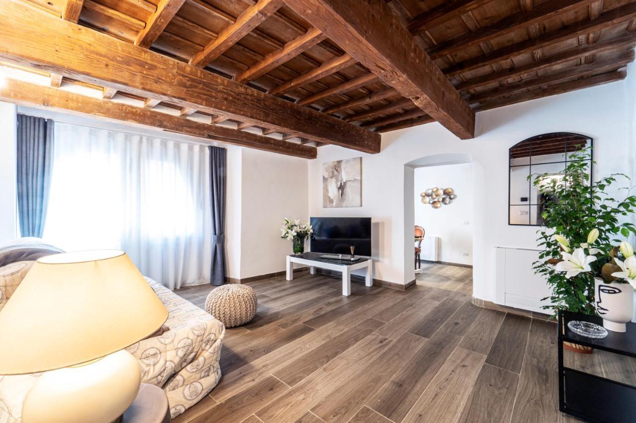 Palazzovilla Historic Building Luxury Apartment Florence
