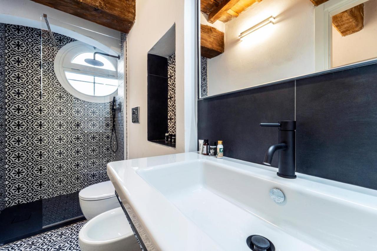Palazzovilla Historic Building Luxury Apartment Florence