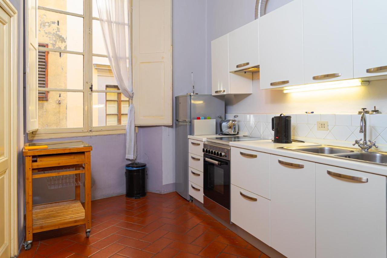 Elegant Near Piazza Della Signoria Apartment