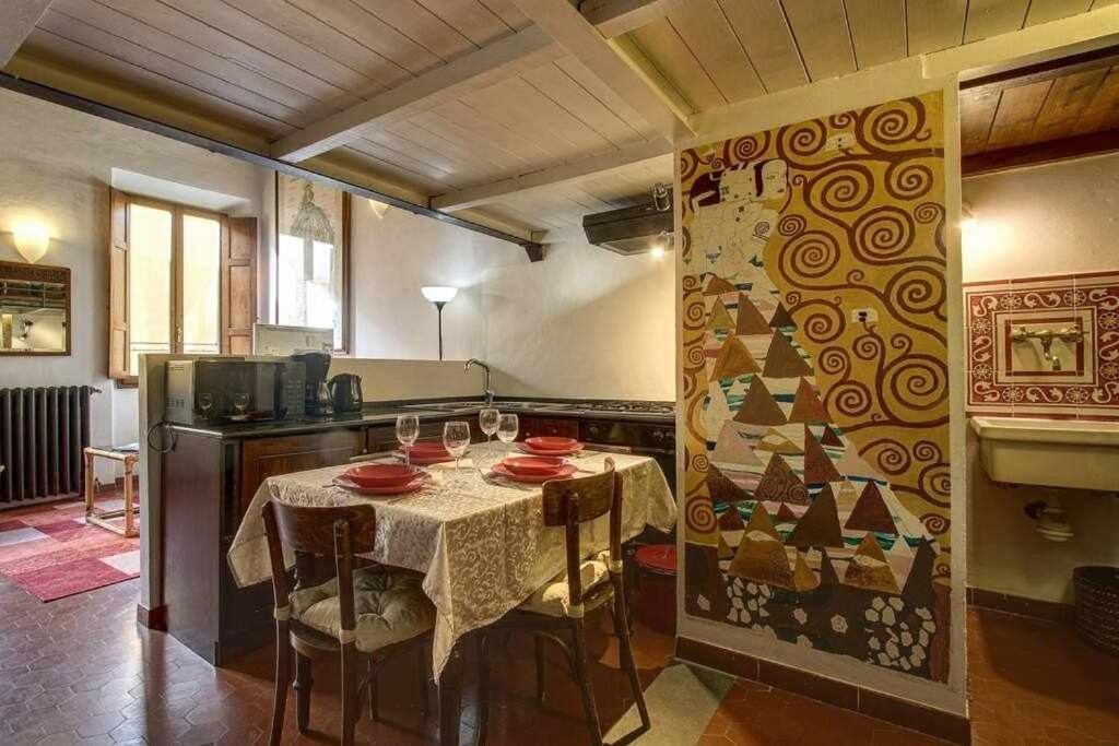 Two Bedrooms Near The Duomo