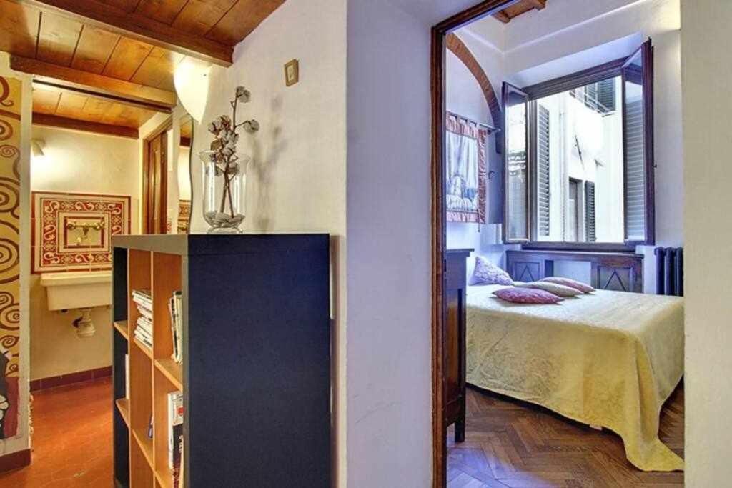 Two Bedrooms Near The Duomo Apartment