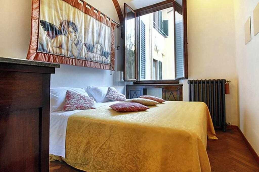 Two Bedrooms Near The Duomo